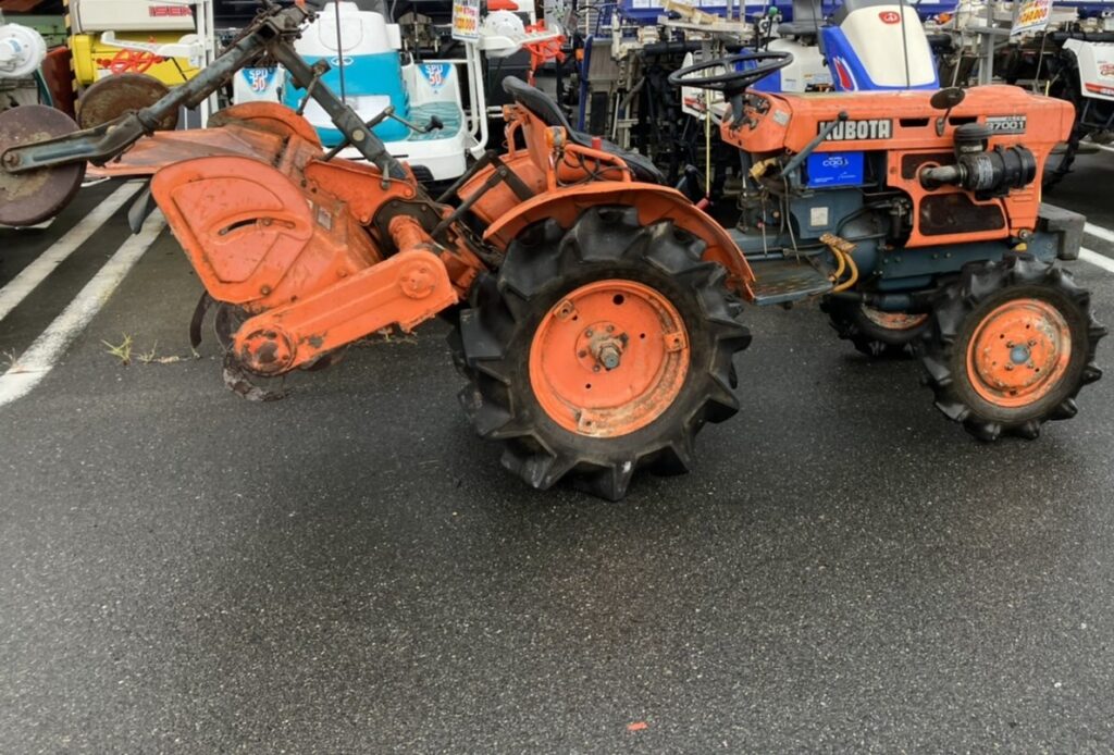 クボタトラクターB7001