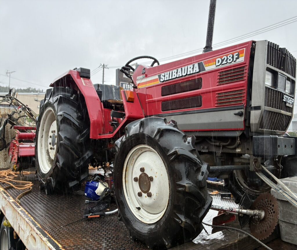 シバウラ トラクター D28F